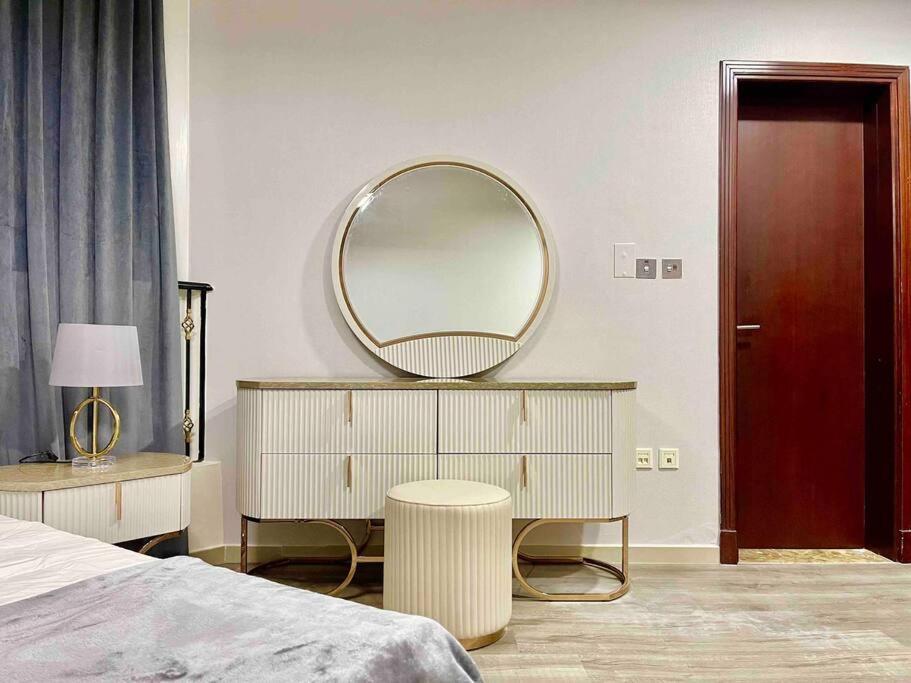 Cozy Upgraded Residential Flat With Sea, Mangrove, Pool View - 1203 Not Hotel Abu Dabi Exterior foto
