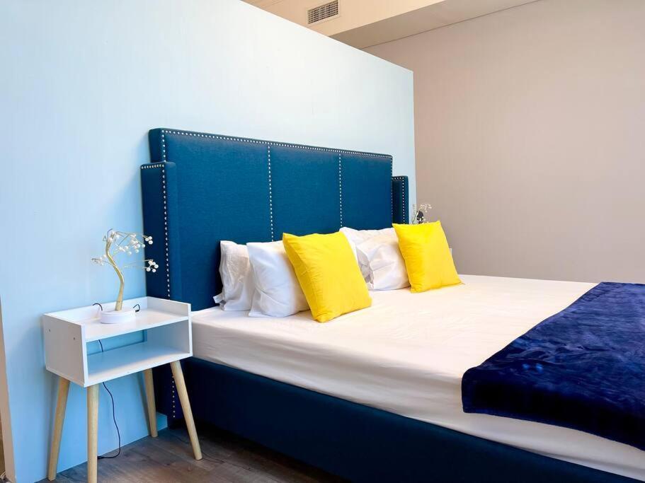 Cozy Upgraded Residential Flat With Sea, Mangrove, Pool View - 1203 Not Hotel Abu Dabi Exterior foto